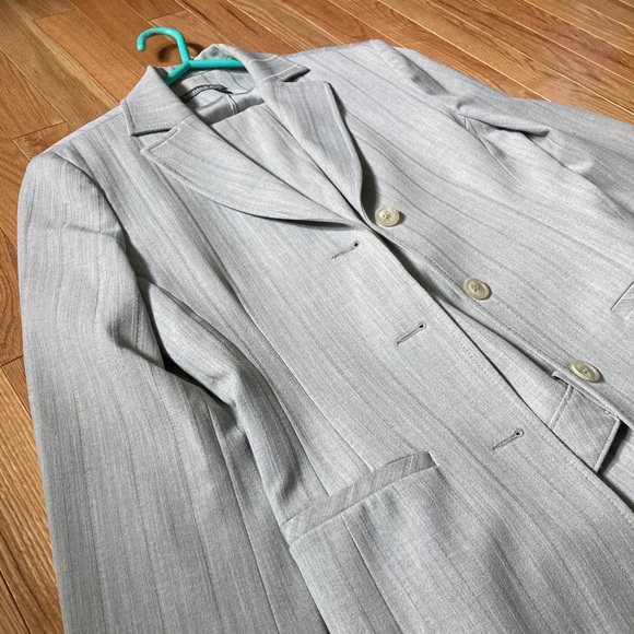 Blazer and dress pants - Picture 2 of 8